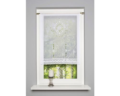 Fenêtre avec store vitrage blanc transparent à motif floral et bordure en dentelle