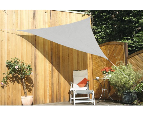 Floracord Dreiecksonnensegel 3,0 x 3,0 x 3,0m, HDPE 180 g/m² wind- und wasserdurchlässig, silbergrau Floracord Dreiecksonnensegel 3,0 x 3,0 x 3,0m, HDPE 180 g/m² wind- und wasserdurchlässig, silbergrau
