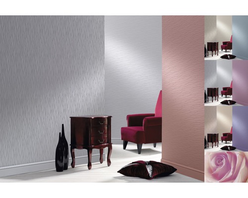 Papier peint intissé 9418 Patent Decor blanc Aménagement d''une pièce avec différents motifs de papier peint, commode et fauteuil