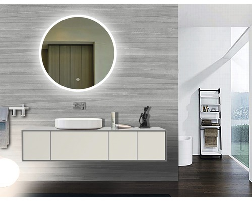 Salle de bain moderne avec miroir rond, meuble-lavabo et étagère échelle