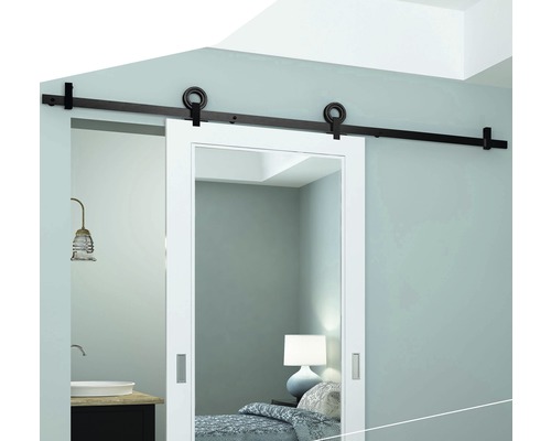 Schiebetürsystem mit Beschlägen und Schiene zur Wandmontage