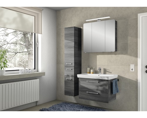 Modernes Badezimmer mit Waschtisch, Spiegelschrank und Hochschrank in Holzoptik