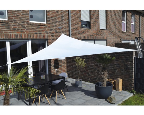 Floracord Dreiecksonnensegel 3,0 x 3,0 x 3,0m, HDPE 180 g/m² wind- und wasserdurchlässig, weiss Floracord Dreiecksonnensegel 3,0 x 3,0 x 3,0m, HDPE 180 g/m² wind- und wasserdurchlässig, weiss