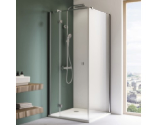 Douche d''angle avec pomme de douche et receveur dans la salle de bain