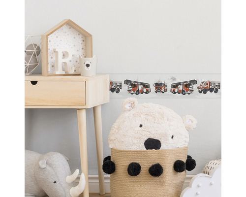 Kinderzimmer mit Bordüre mit Feuerwehrmotiven