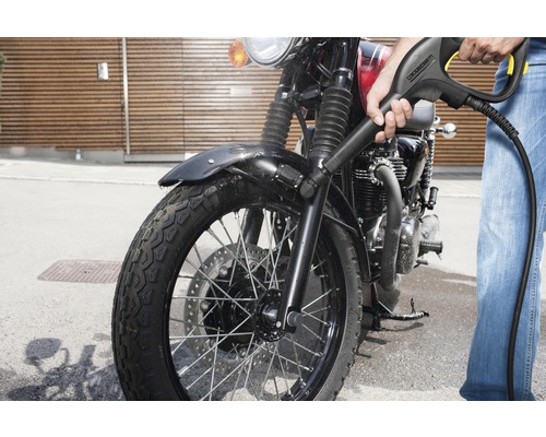 Nettoyage de moto avec un nettoyeur haute pression