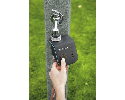 Ordinateur d''arrosage Gardena sur robinet, actionné à la main