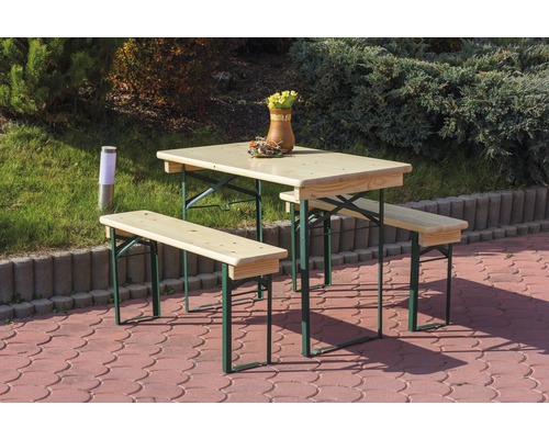 Biertischgarnitur mit Tisch und zwei Bänken im Aussenbereich