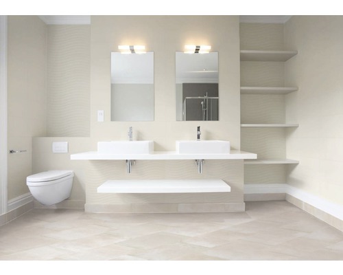 Salle de bains lumineuse avec double vasque, miroirs et étagères