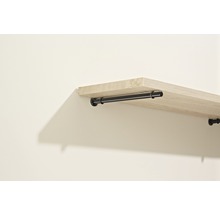 Regalboden mit Rohrbefestigung