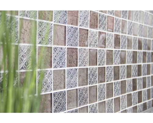 Carreaux muraux avec différents motifs