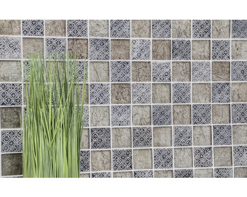 Carreaux de mosaïque carrés avec motifs et plantes