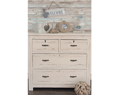 Kommode mit vier Schubladen und nautischer Dekoration