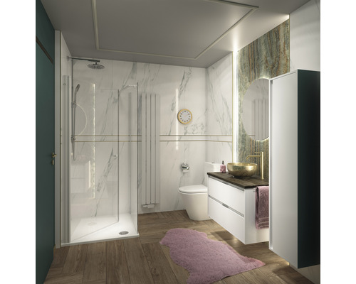 Badezimmer mit Dusche, Toilette, Waschtisch und Spiegel