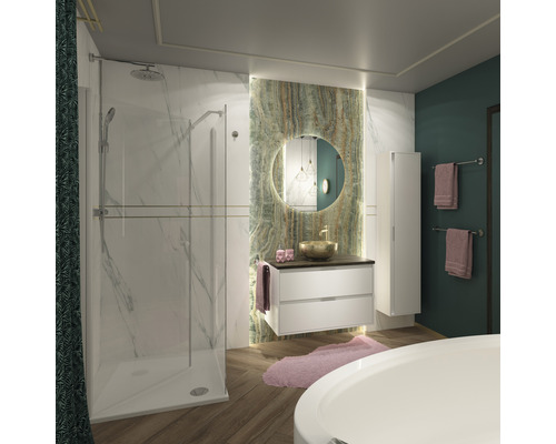 Salle de bains avec douche, meuble-lavabo, miroir et porte-serviettes pour un aménagement élégant