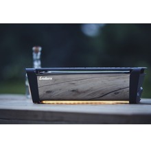 Barbecue au charbon de bois Enders sur une table