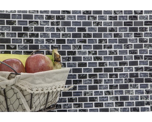 Mosaikfliesenwand mit Obstkorb