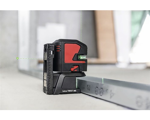 Leica Twist 360 Linienlaser im Einsatz mit grünen Laserlinien.