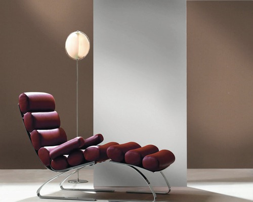 Lounge Sessel mit Fussablage und Stehleuchte