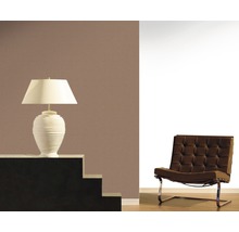 Szene mit Lampe auf Podest und Sessel