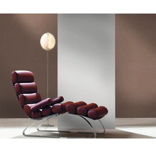 Szene mit Liege und Stehleuchte