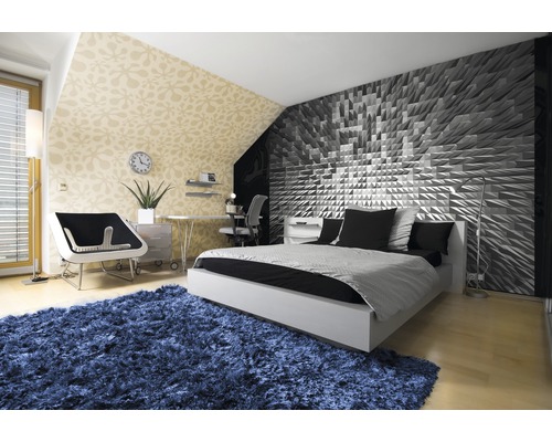 Chambre avec lit, tapis et bureau