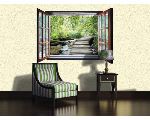 Intérieur décoratif avec une peinture murale de fenêtre, un fauteuil et une table de chevet