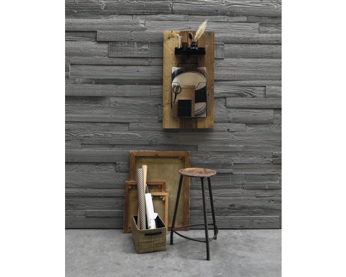 Aménagement mural avec panneaux de bois, décoration et siège pour l''intérieur