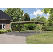 Freistehender Carport aus Holz im Garten