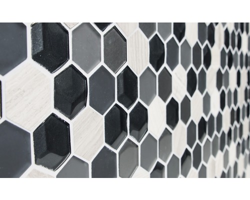 Nahaufnahme von Mosaikfliesen in sechseckiger Form