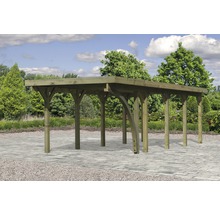 Holzcarport im Garten