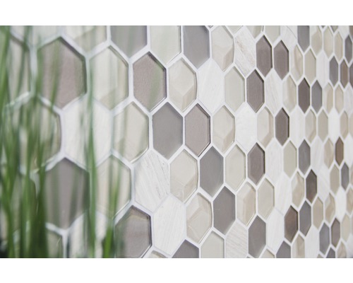 Gros plan de carreaux de mosaïque en forme d''hexagone