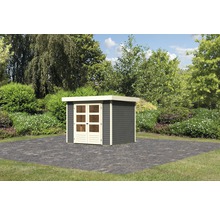 Scène de jardin avec abri de jardin à double porte devant des arbres et des arbustes