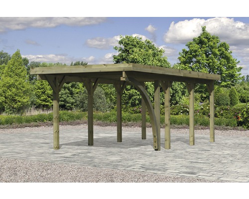 Carport en bois à l''extérieur.