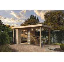 Maison de jardin en bois avec terrasse couverte et aménagement paysager