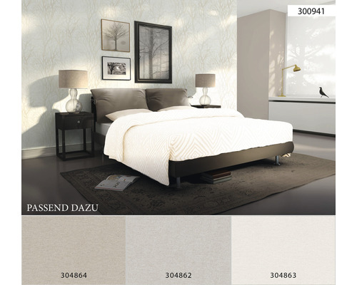 Chambre avec lit, table de chevet et papier peint à motifs