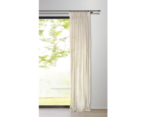 Rideau à la fenêtre avec tringle à rideaux