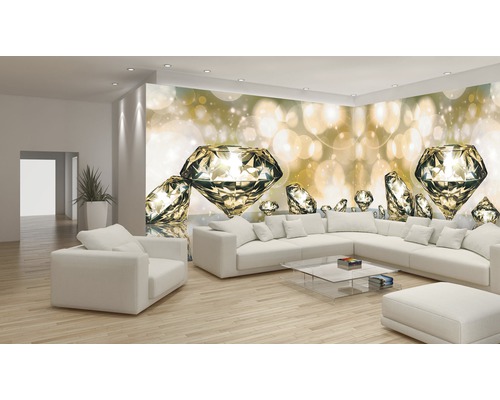 Salon avec papier peint photo à motif de diamants, canapé et table basse