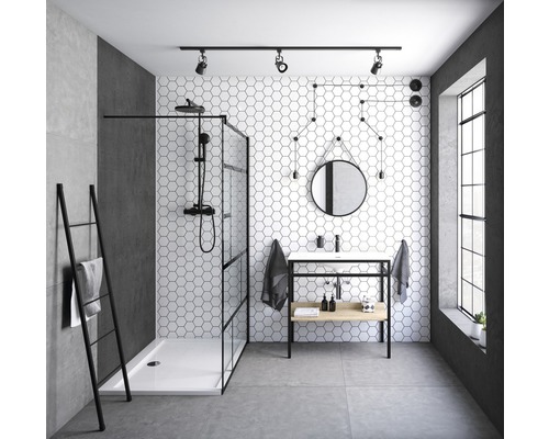 Modernes Badezimmer mit Dusche, Waschbecken und Handtuchhalter