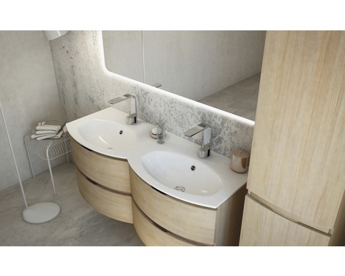 Salle de bains moderne avec double vasque, meuble sous-vasque et miroir lumineux