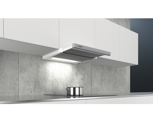 Siemens Logo Dunstabzugshaube über Kochfeld mit Topf