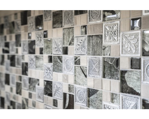 Carreaux muraux avec différents motifs et textures pour la décoration murale