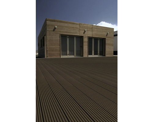 Maison en bois avec terrasse