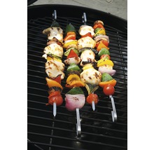 Drei Gemüsespieße auf einem Grill
