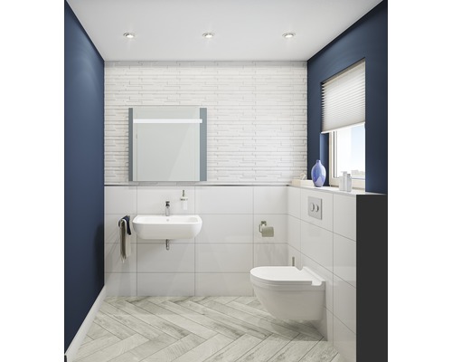 Modernes Badezimmer mit Waschbecken, Spiegel, Toilette und Fliesen