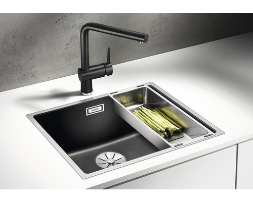 Évier avec égouttoir et robinet de cuisine