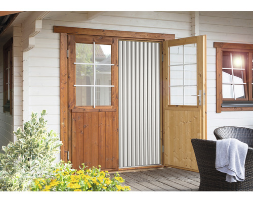 Maison de jardin en bois avec porte ouverte et protection contre les insectes