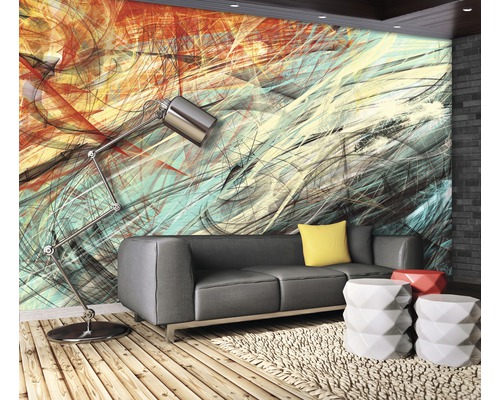 Salon avec peinture murale abstraite, canapé et lampadaire