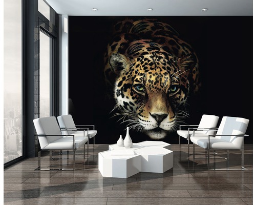 Salon avec papier peint photo d''un jaguar sur un mur