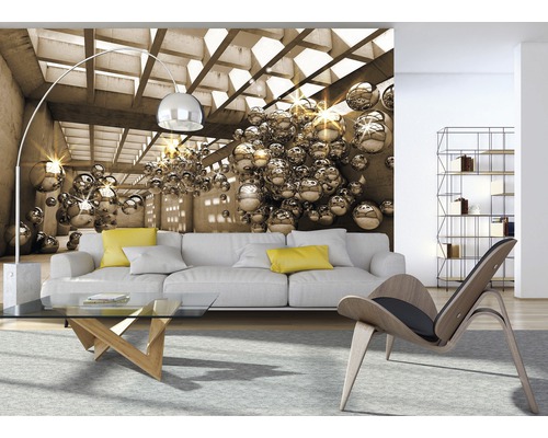 Salon avec canapé, lampe, table, chaise, étagère et papier peint photo